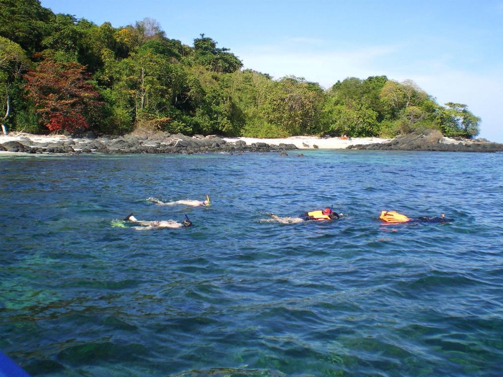 Sukorn Andaman Beach Resort Ko Sukon Exterior photo