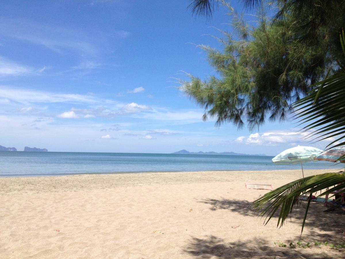 Sukorn Andaman Beach Resort Ko Sukon Exterior photo